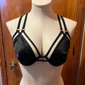 Victoria’s Secret unlined strappy bra